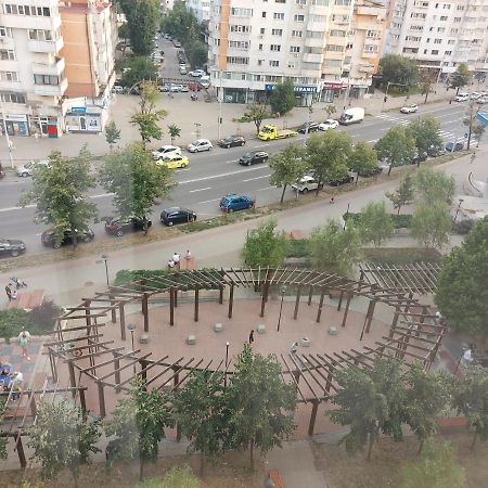 Bya Apartment Iasi Bagian luar foto