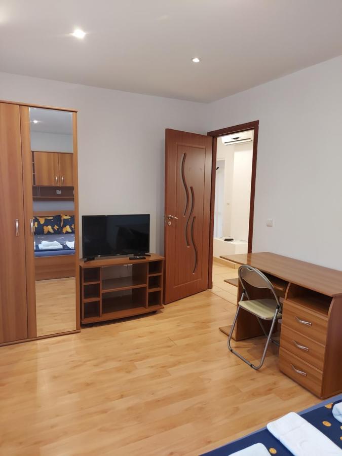 Bya Apartment Iasi Bagian luar foto